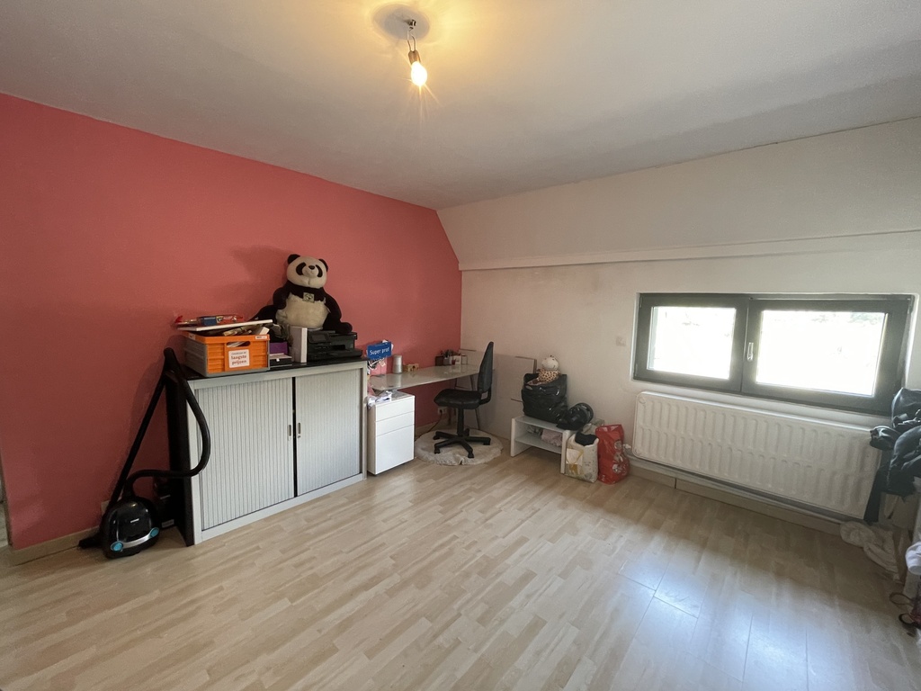 A vendre à Péruwelz : Agréable maison 3 chambres avec garage et jardin