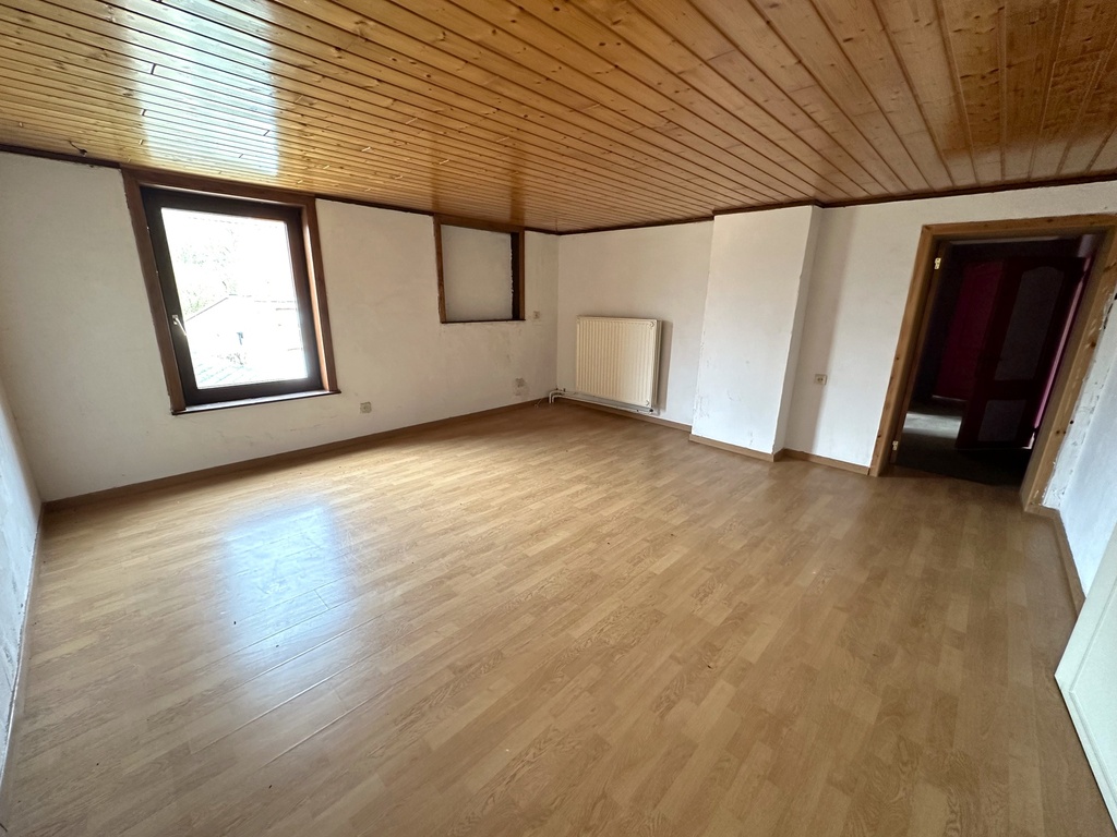 NOUVEAU / A VENDRE à WIERS : Maison 6 chambres avec jardin et passage latéral