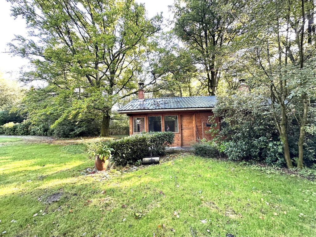 NOUVEAU / A LOUER à Ville-POMMEROEUL : Agréable pavillon de plain-pied avec 2 chambres et garages.