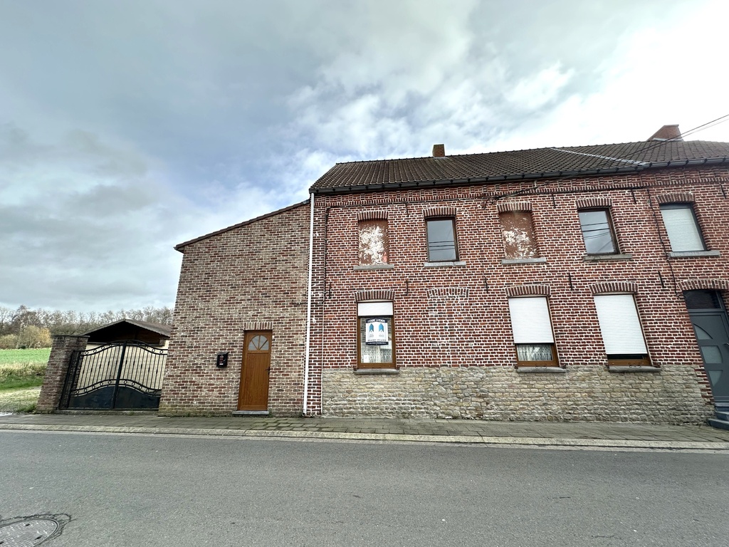 VENDU à WIERS : Maison 6 chambres avec jardin et passage latéral