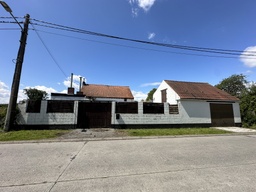 VENDU A BERNISSART  : Maison 4 façades à rénover, 3 chambres, garage et jardin.